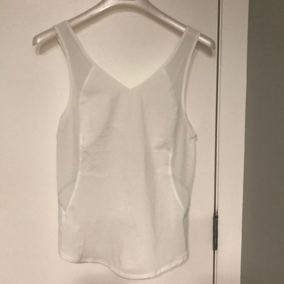 Lululemon White tank with cut out detail in the back - Picture 1 of 2